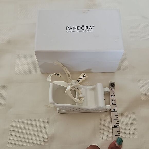 Pandora Holiday 2014 Sleigh Ornament White/ Silver - Picture 9 of 16